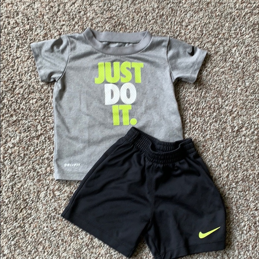 Nike outfit (24 months)